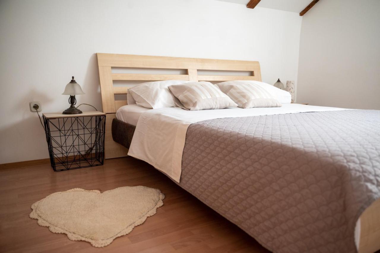 Apartman Milutin Vrsi Dış mekan fotoğraf