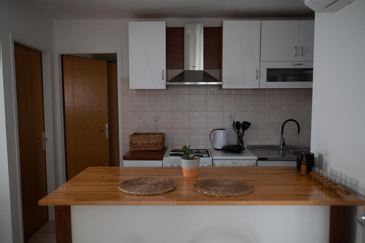 Apartman Milutin Vrsi Dış mekan fotoğraf